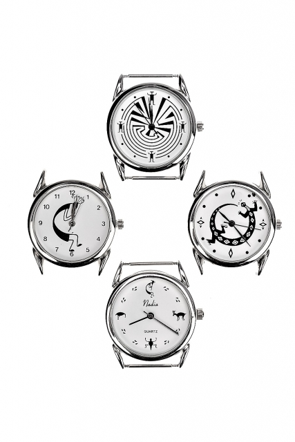 Vier Uhrwerke für Herrenuhren